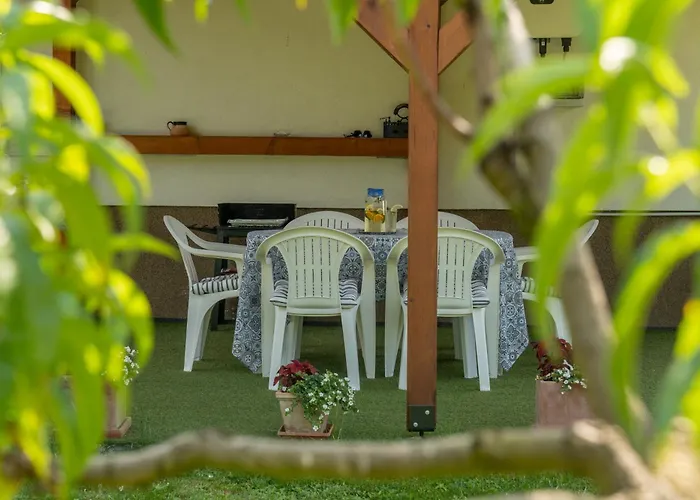 Bodzavirag Apartment *